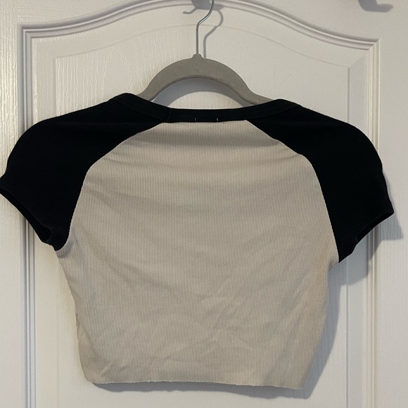 This baseball crop top us very comfortable for summer - Picture 6 of 6